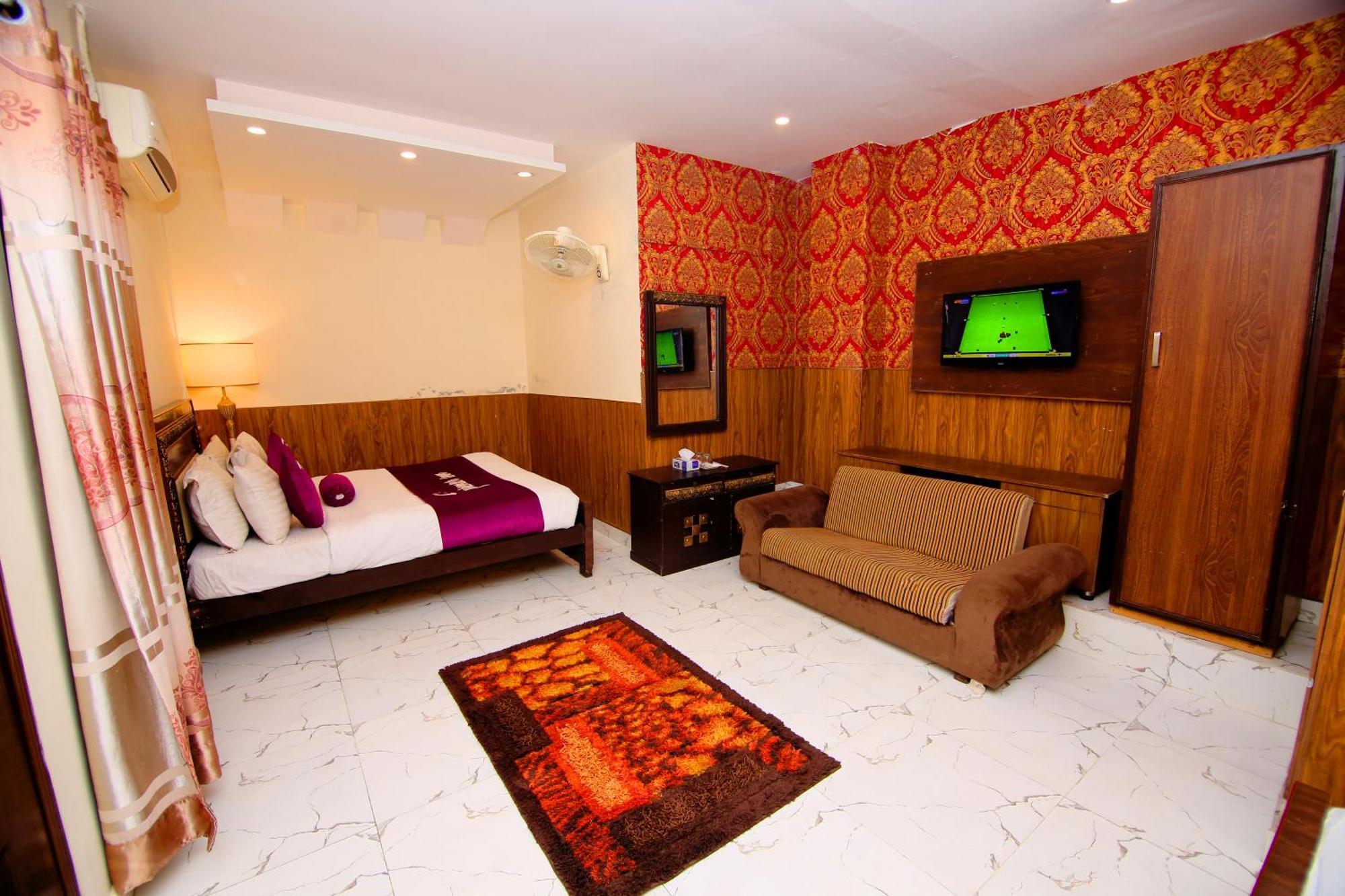 Premier Inn Johar Town Lahore Exterior photo